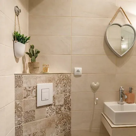 Saint Lucas アパート *